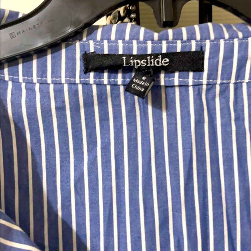 Beautiful blue button up - Picture 2 of 3